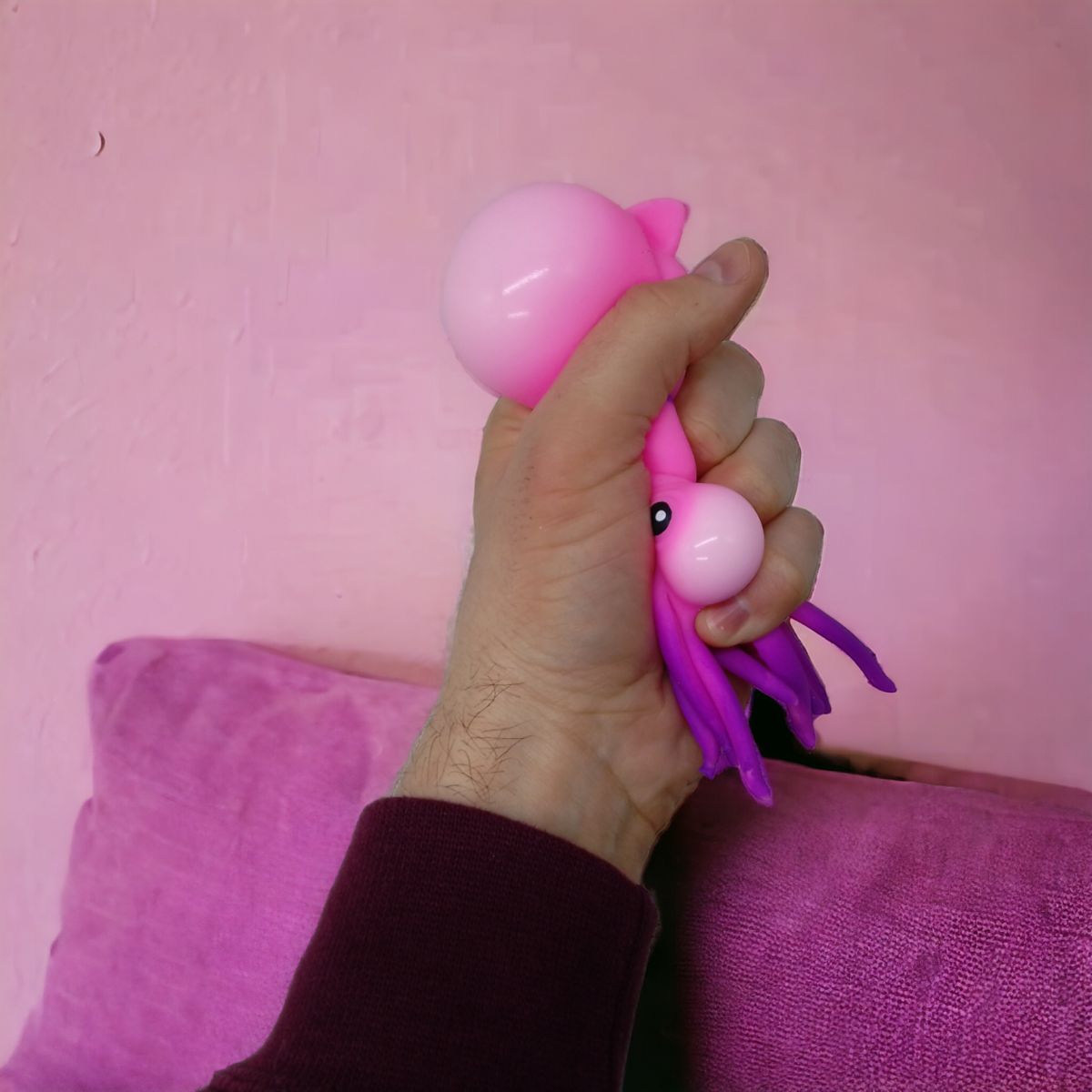 Іграшка-антистрес "Кальмар" (рожевий)
