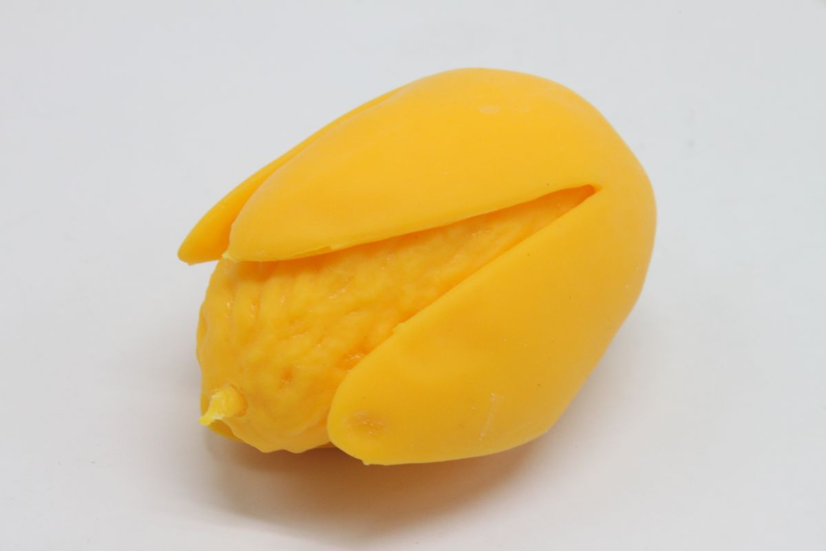 Іграшка-антистрес "Розкритий манго"