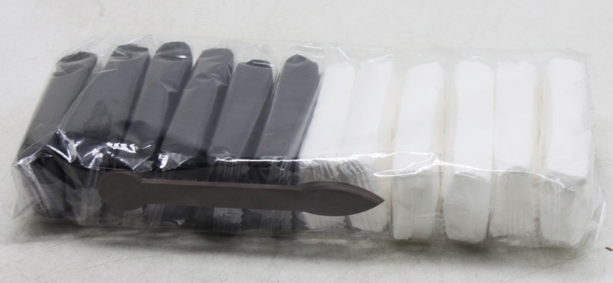 Набір для ліплення з повітряним пластиліном "Lovin", 12 стіків, чорно-білий