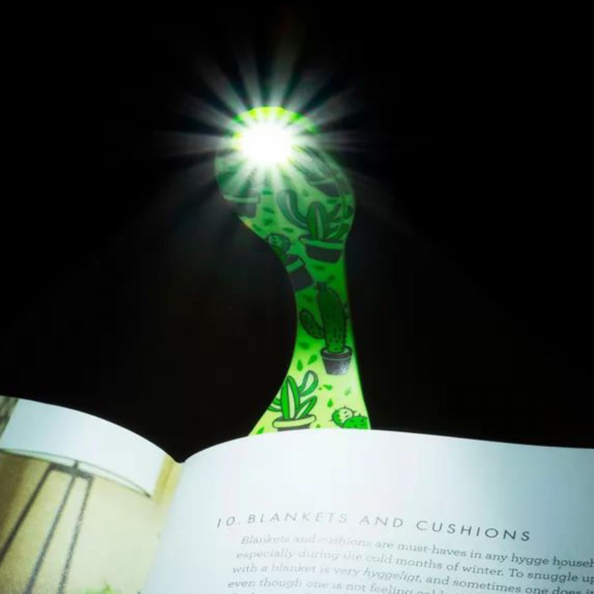 Закладка-ліхтарик FLEXILIGHТ серії «Класика» - ЧОРНИЙ СТИЛЬ  фото 2 Закладка-ліхтарик FLEXILIGHТ серії «Класика» - ЧОРНИЙ СТИЛЬ  фото 2