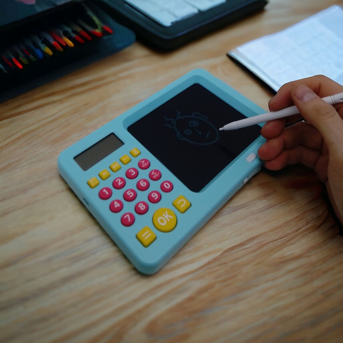 Інтерактивний калькулятор із планшетом для малювання (укр)