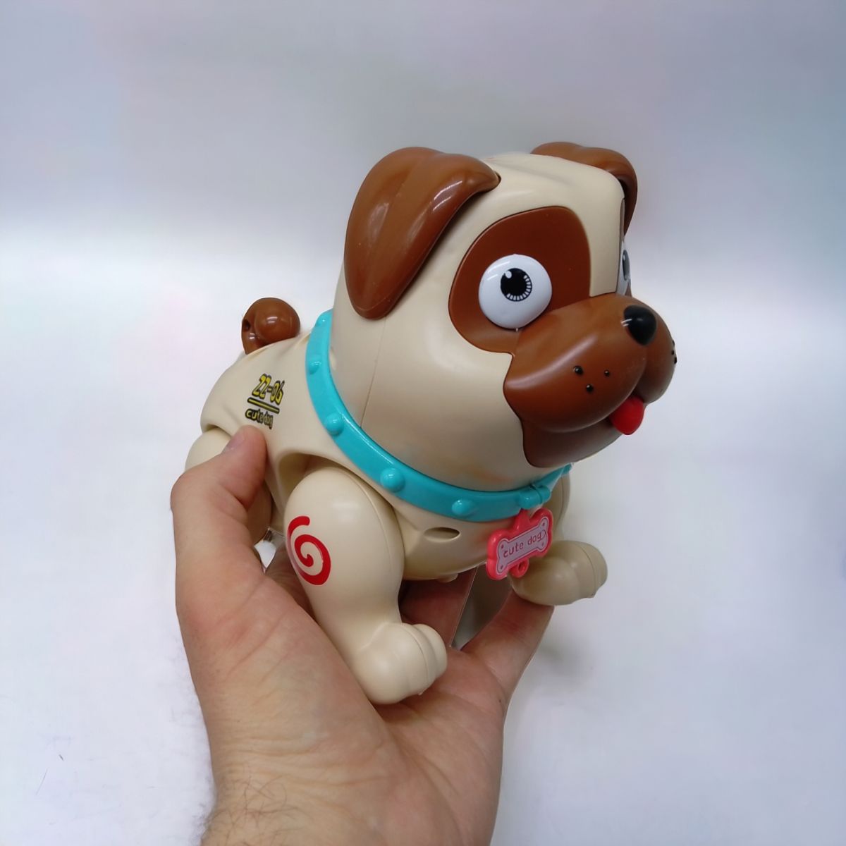 Игрушка интерактивная "Cute Pugs: Собака", музыкальная (коричневая)