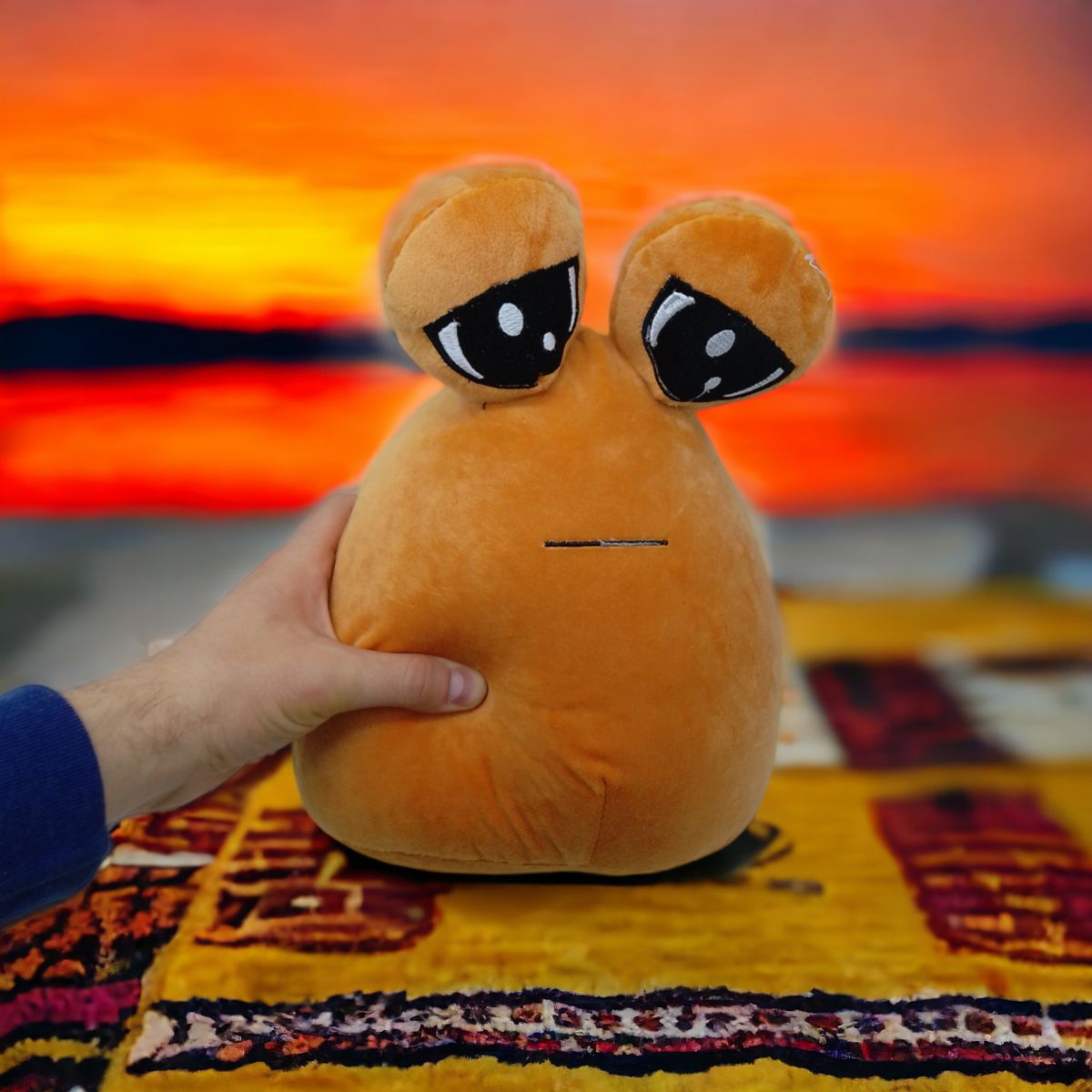 Мʼяка іграшка "Інопланетянин Pou (Поу)", 30 см (рудий)