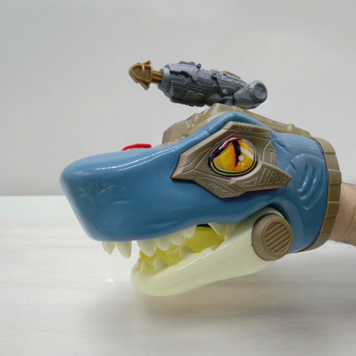 Іграшка "Puppet Hand: Dino Shark", стріляє, пар, світло, звук