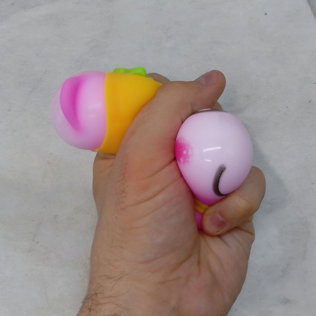 Іграшка-антистрес "Ведмежатко", рожева+жовта