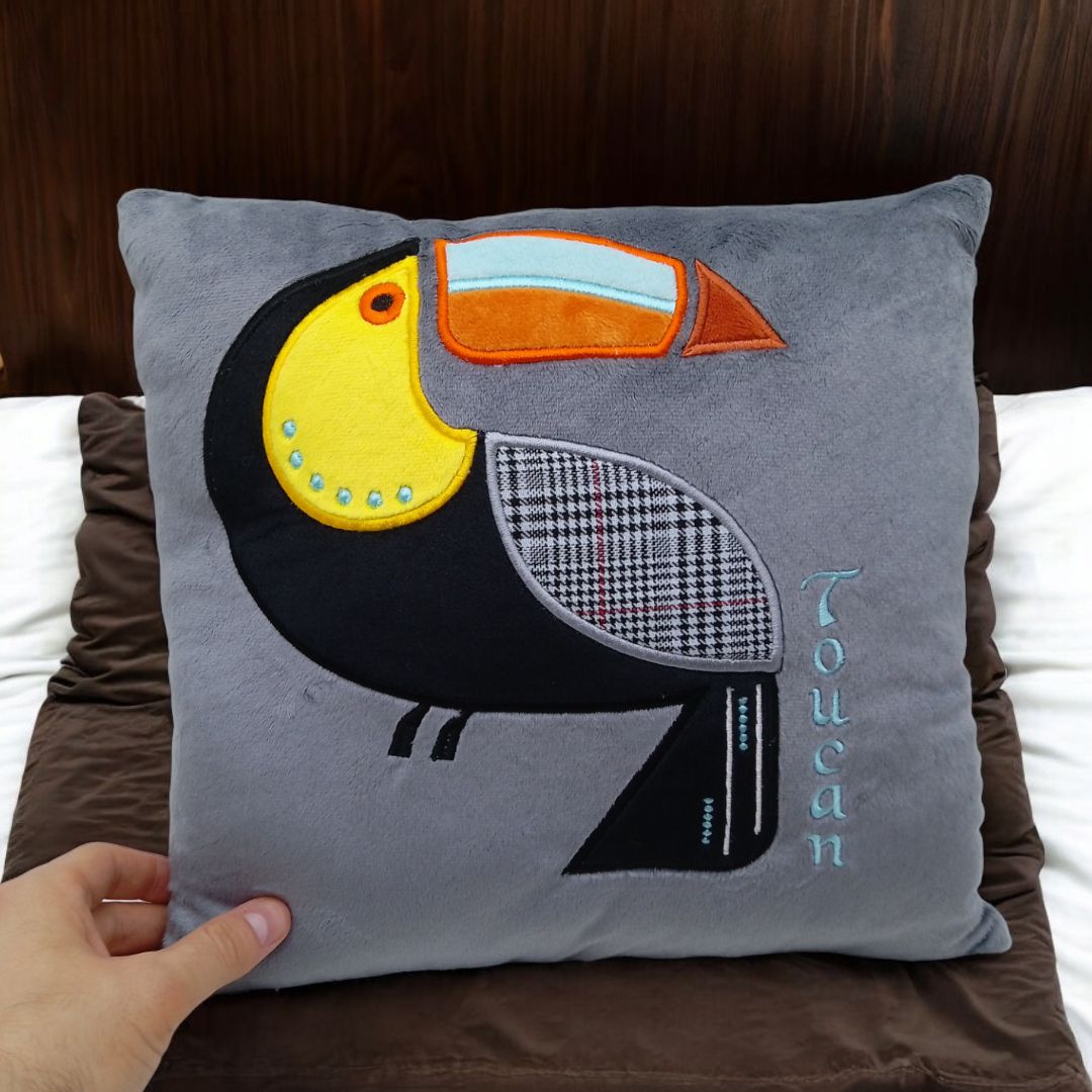 Декоративная подушка "Toucan Birds" (30 см. )