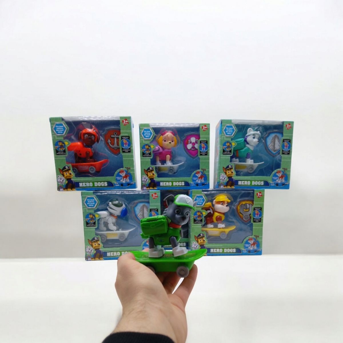 Фигурка на скейте "Щенячий патруль: Рокки"  фото 2