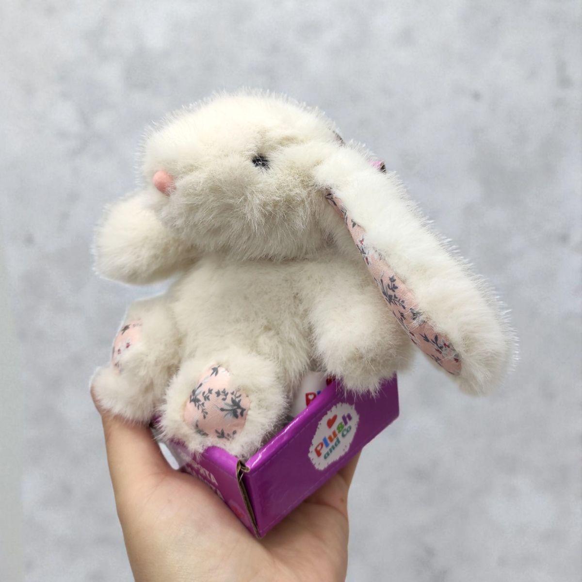 Мяка іграшка Plush and Co ЗАЙЧИК (ВИД 1)  фото 2