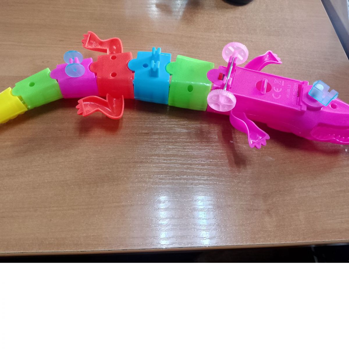 Уцінка.  Крокодил інтерактивний, світло, музика, на батарейках Поламані колеса, частини в комплекті  фото 2 Уцінка.  Крокодил інтерактивний, світло, музика, на батарейках Поламані колеса, частини в комплекті  фото 2