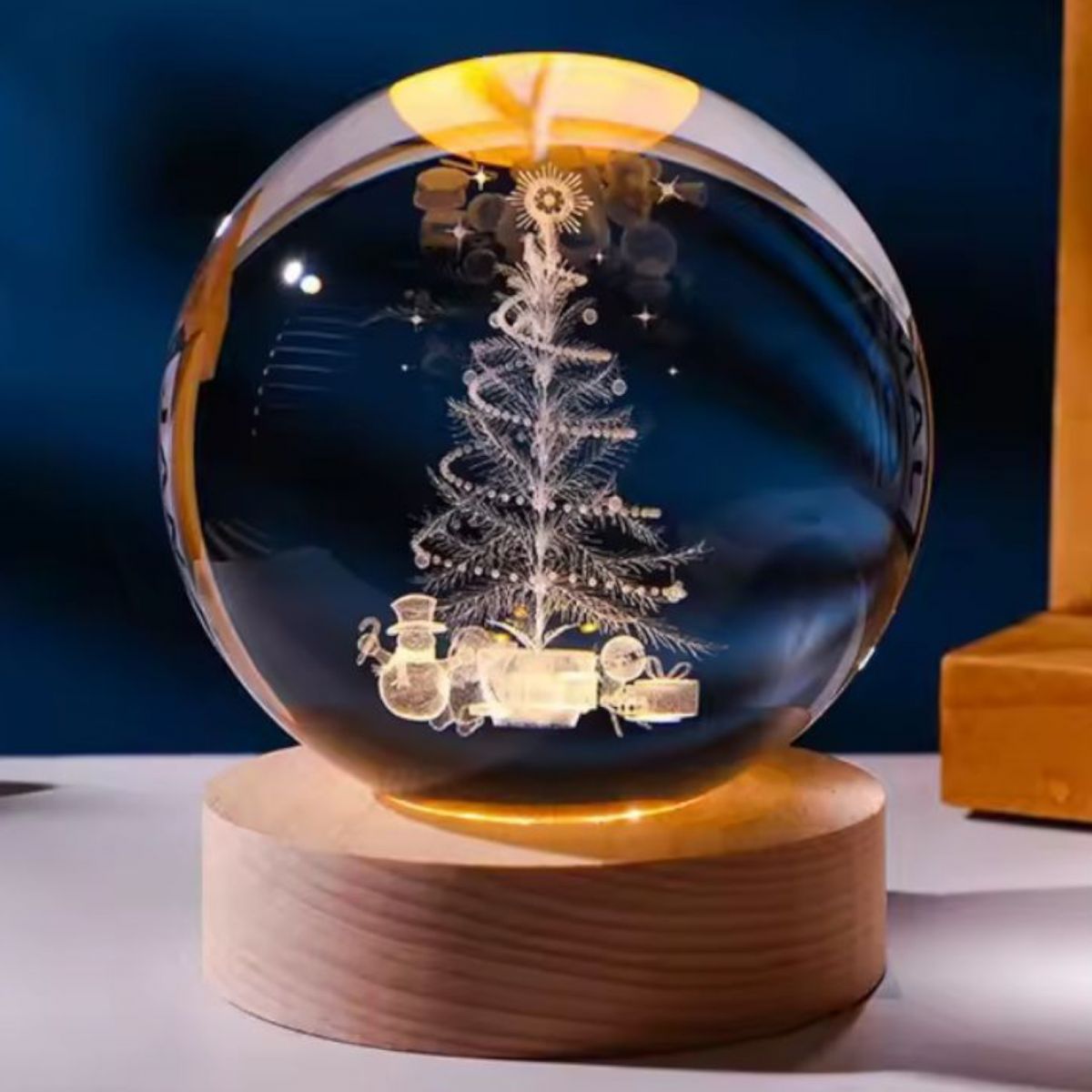 Ночник стеклянный шар Елка с подарками 8 см  фото 2