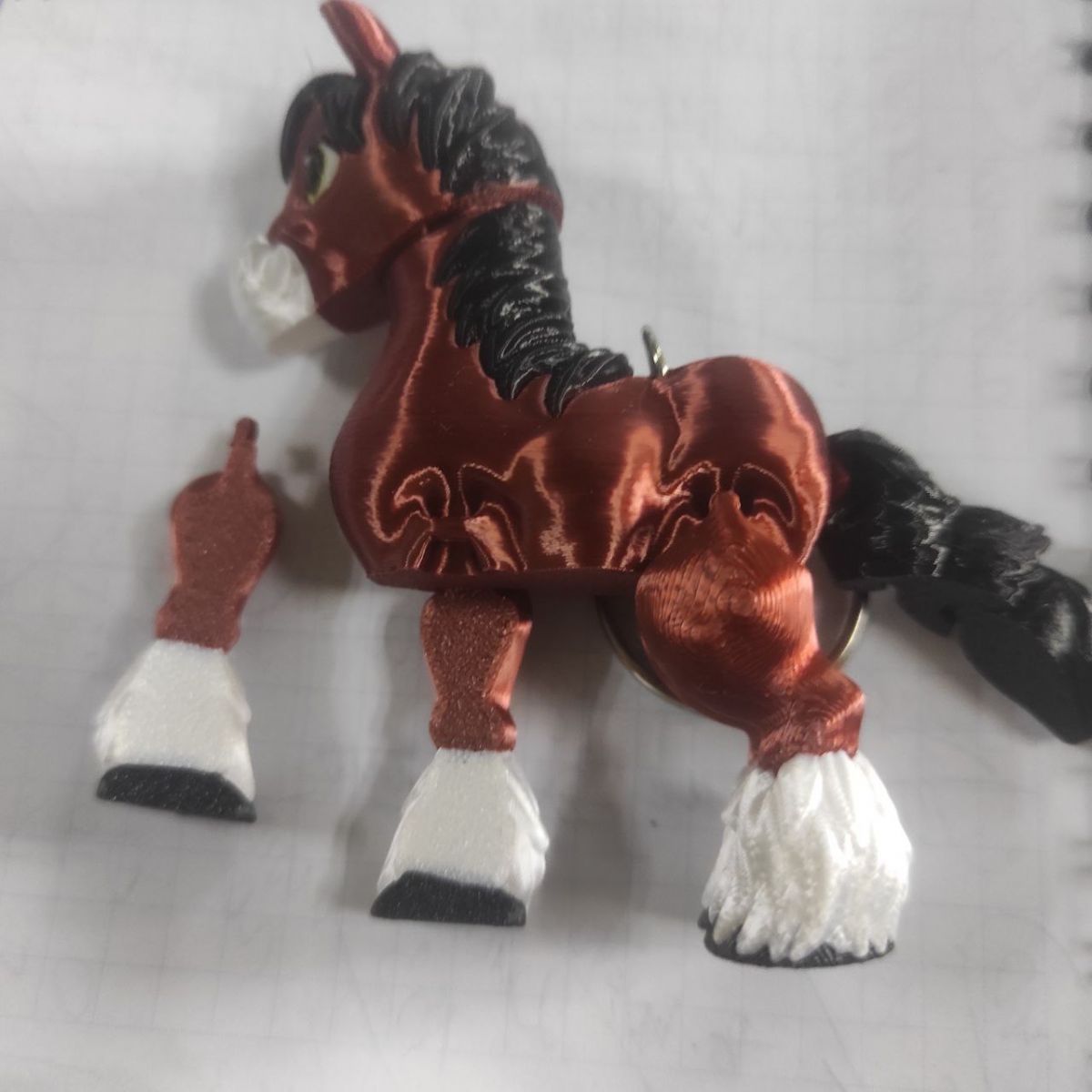 Уценка.  Брелок 3D печать "Лошадка" микс Отломана одна нога  фото 2