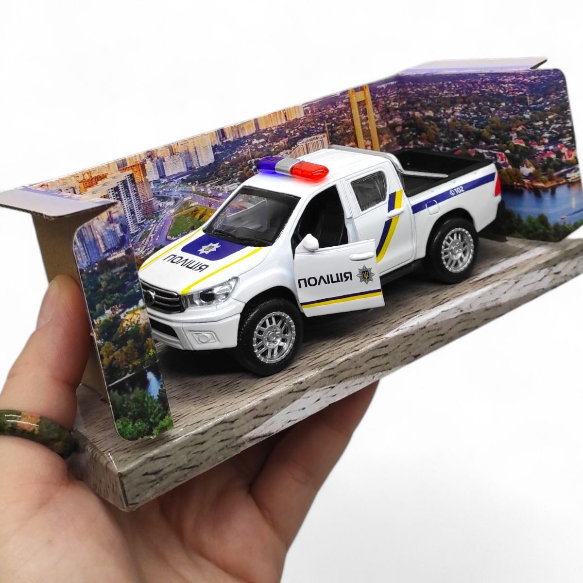 Автомодель металева "TOYOTA HILUX.  ПОЛІЦІЯ"  фото 2