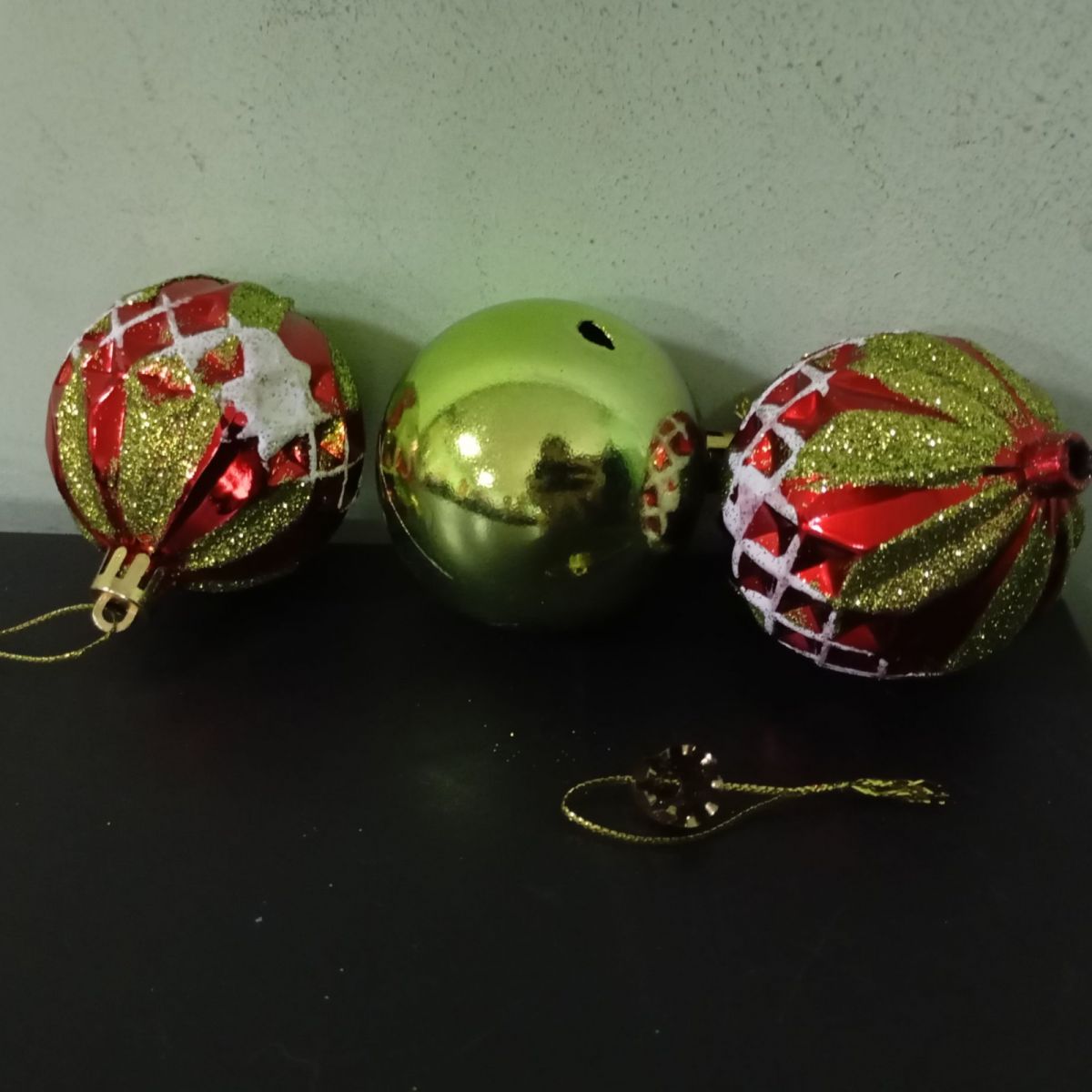 Уценка.  Новогодние украшения, 20 штук, шарики, D=6 см, в слюде - Повреждена упаковка и игрушки  фото 2