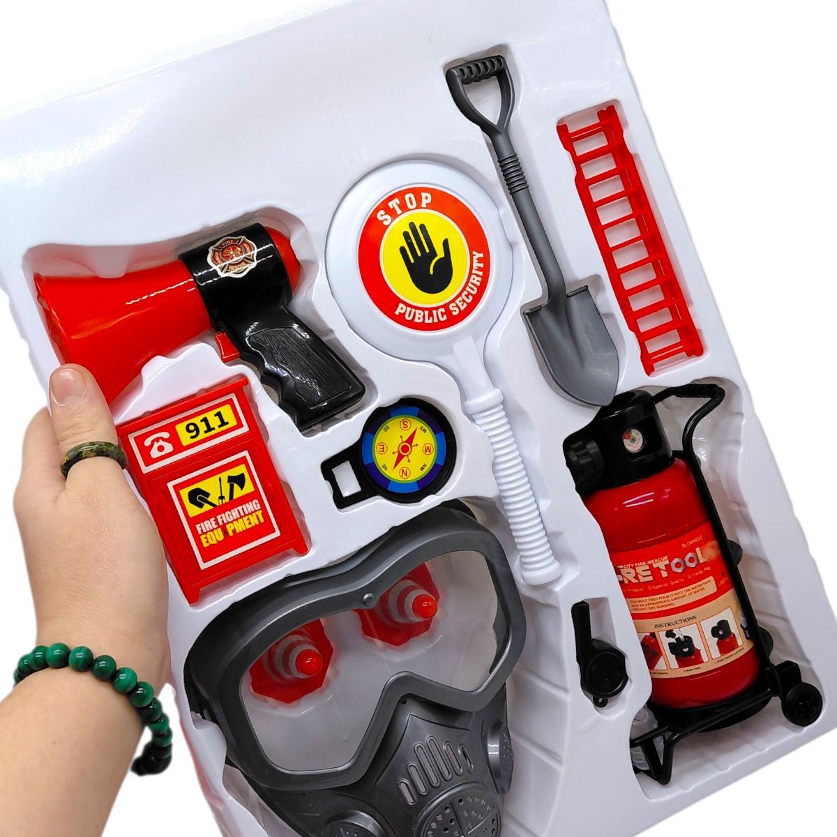 Набор пожарного (огнетушитель со светом, звуком сирены и парогенерацией, респиратор, компас, громкоговоритель, лопата, раскладная стремянка, знак "Стоп") в коробке 40,5х7х30 см  фото 2