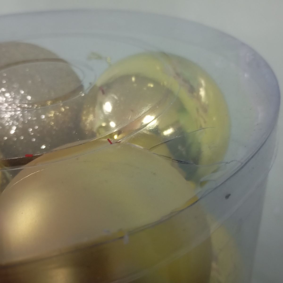 Уцінка.  Новорічні прикраси C 67713 (18) 5 видів, кульки, 24 штуки, D = 8 см, в слюді, ВИДАЄТЬСЯ ТІЛЬКИ МІКС ВИДІВ   - Пошкоджена упаковка  фото 2