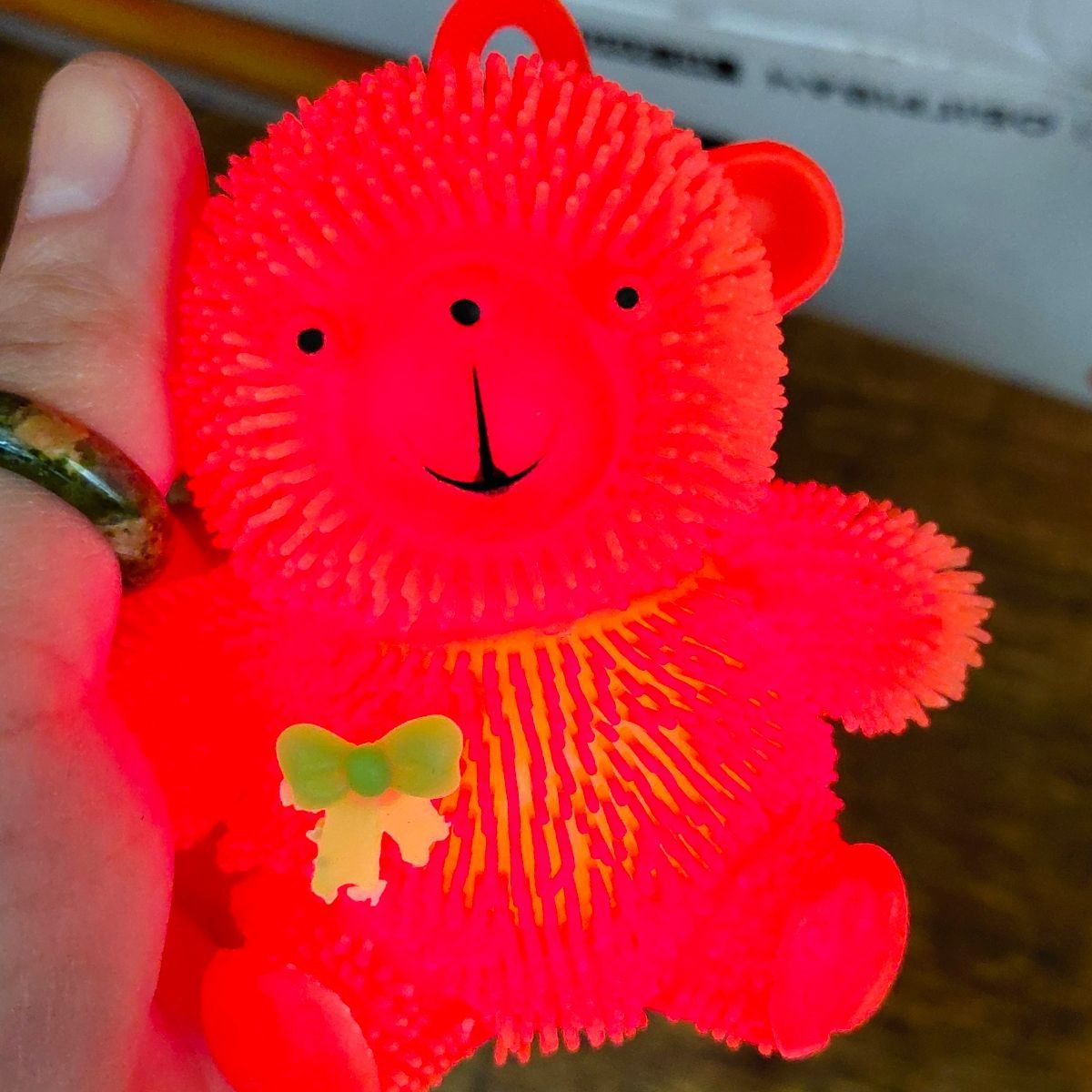 СИЛІКОНОВИЙ ВЕДМЕДИК, СВІТИТЬСЯ 9 см.  (ЖОВТИЙ)  фото 2