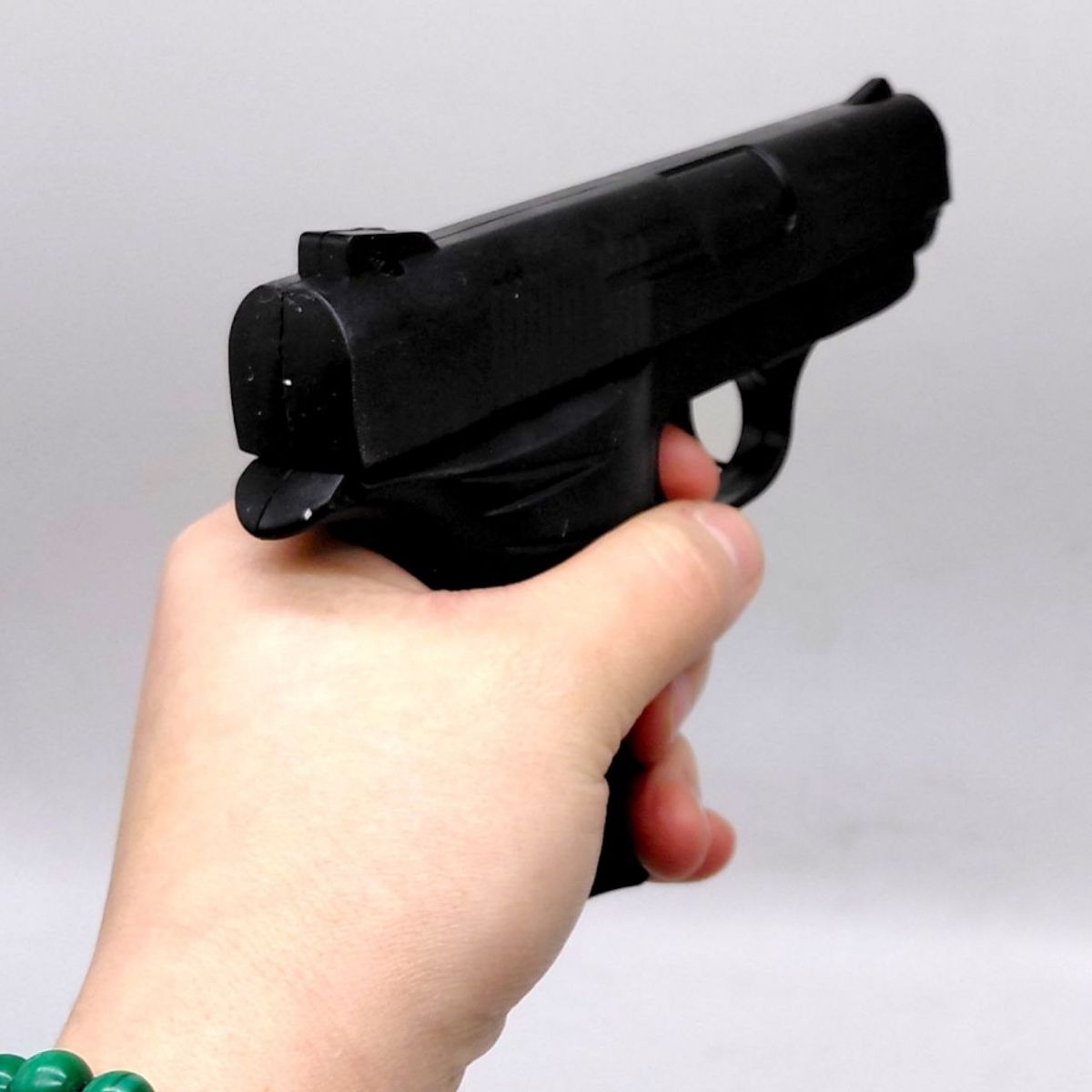 Пистолет пластиковый, шарики 6 мм, короб. 17,5*12,5 см  фото 2