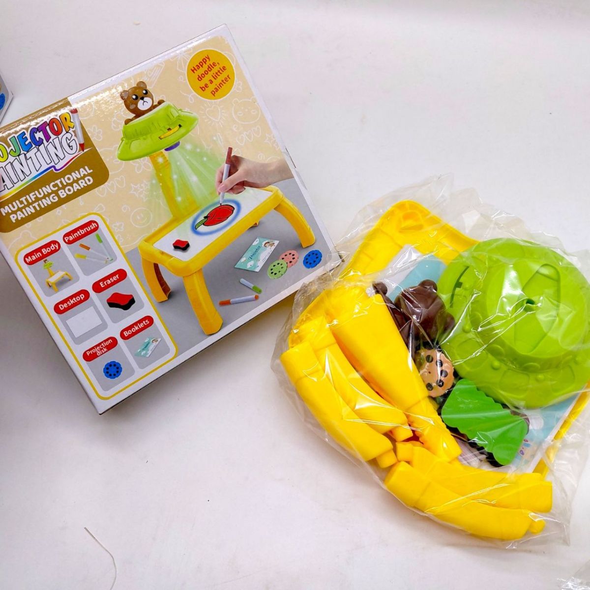 Столик з проєктором, на батарейках, “Ведмедик”, підсвітка, диски, фломастери, в коробці  фото 2