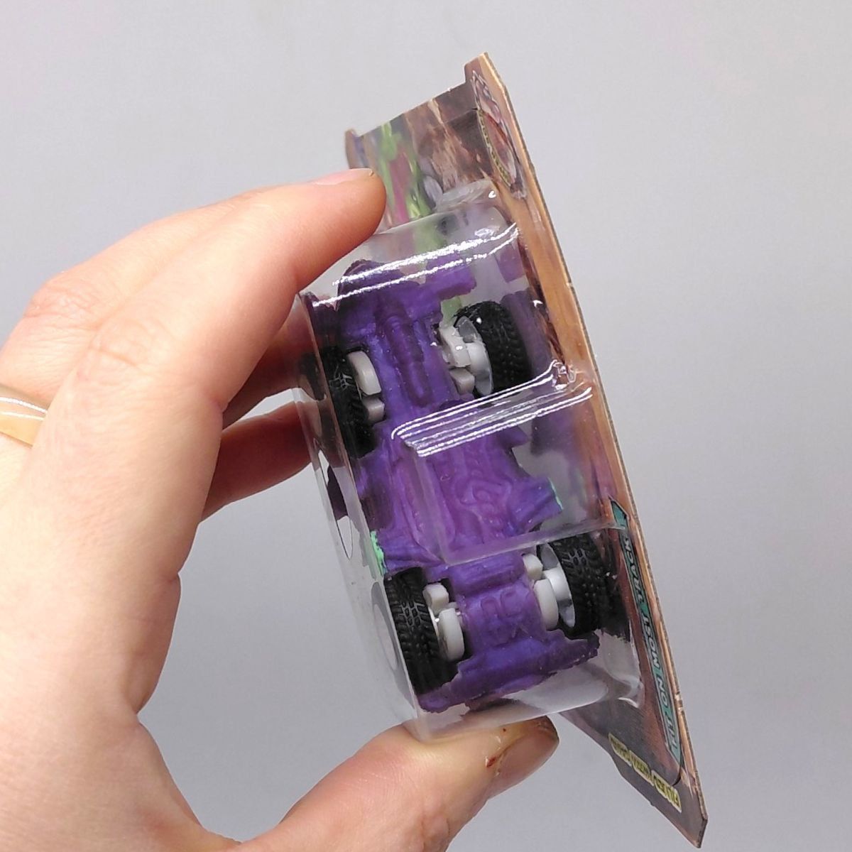 Машинка-тянучка серии Horror, Wheeleezz (Горрор, Вилиз) СЕРЫЙ  фото 2