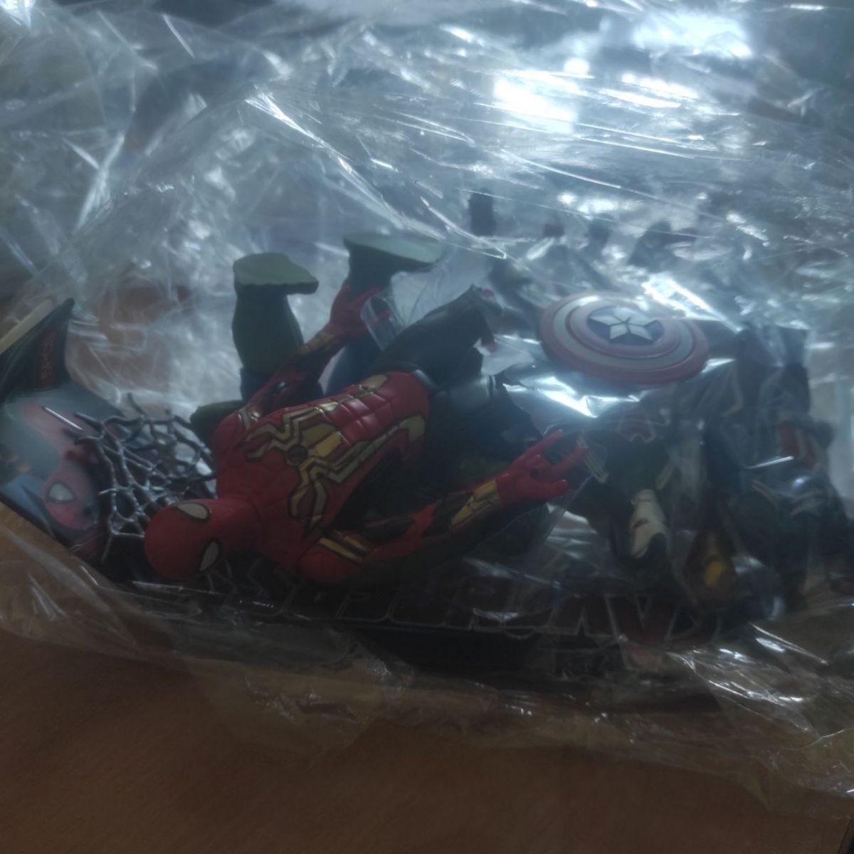 Уцінка.  Набір героїв 3099-19 (120/2) 5 фігурок, підсвічування на грудях, середня висота 17 см, рухливі кінцівки та голова, ТРАНСПОРТУВАЛЬНЕ ПАКУВАННЯ - ПАКЕТ   Пошкоджена упаковка  фото 2