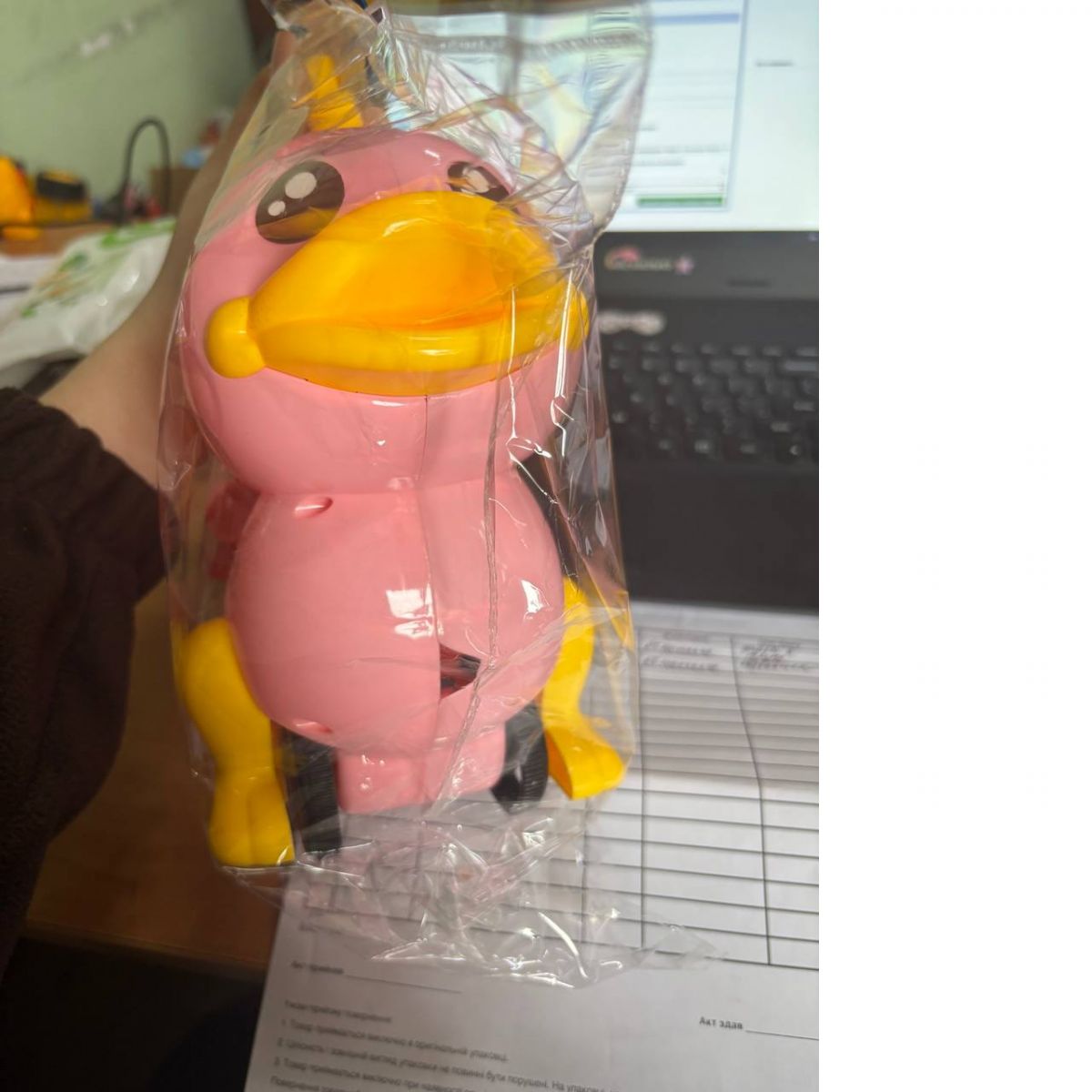 Уцінка.  Каталка на паличці з ручкою "Каченя" (рожевий) тріщина  фото 2