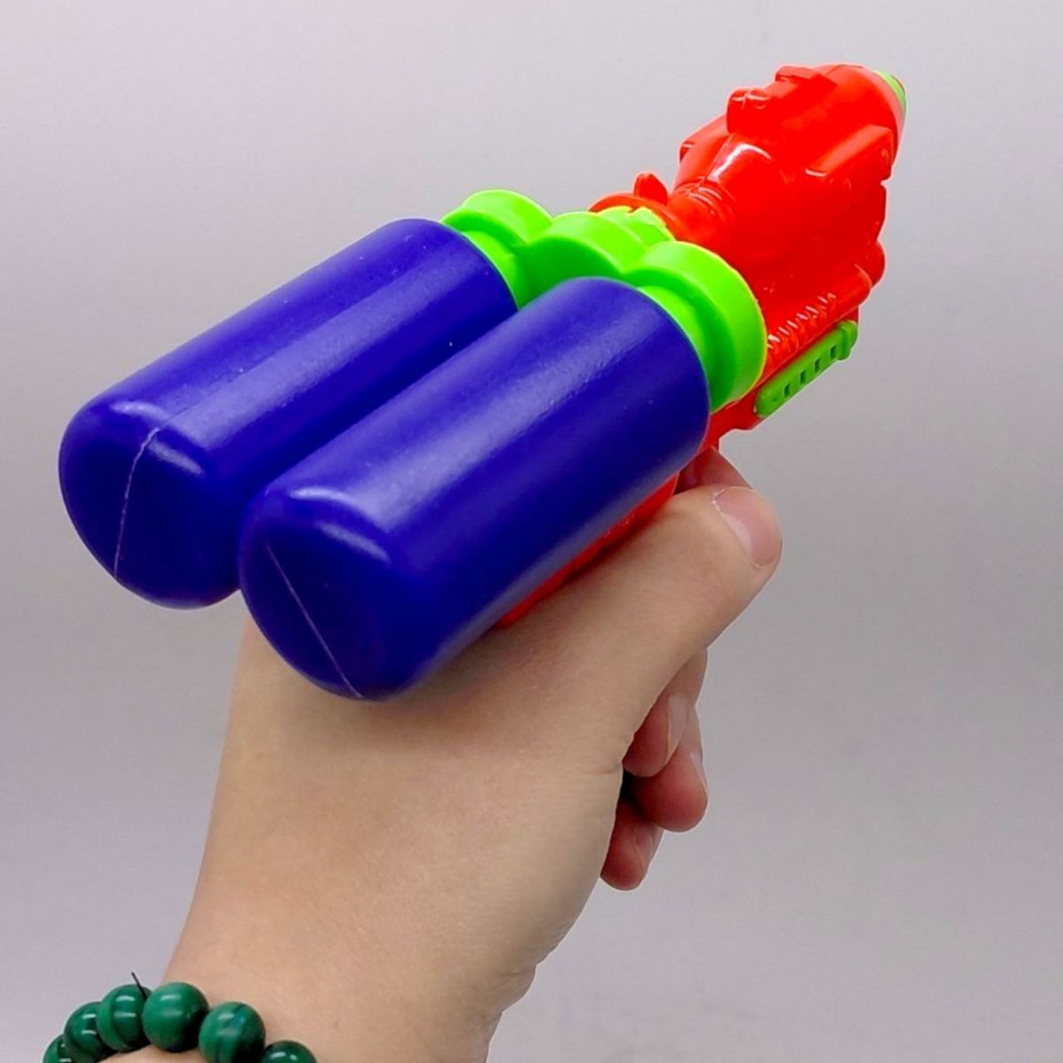 Водний пістолет, розмір: 18х7х10 см, механічний принцип, 2 резервуари для води (мікс видів)  фото 2