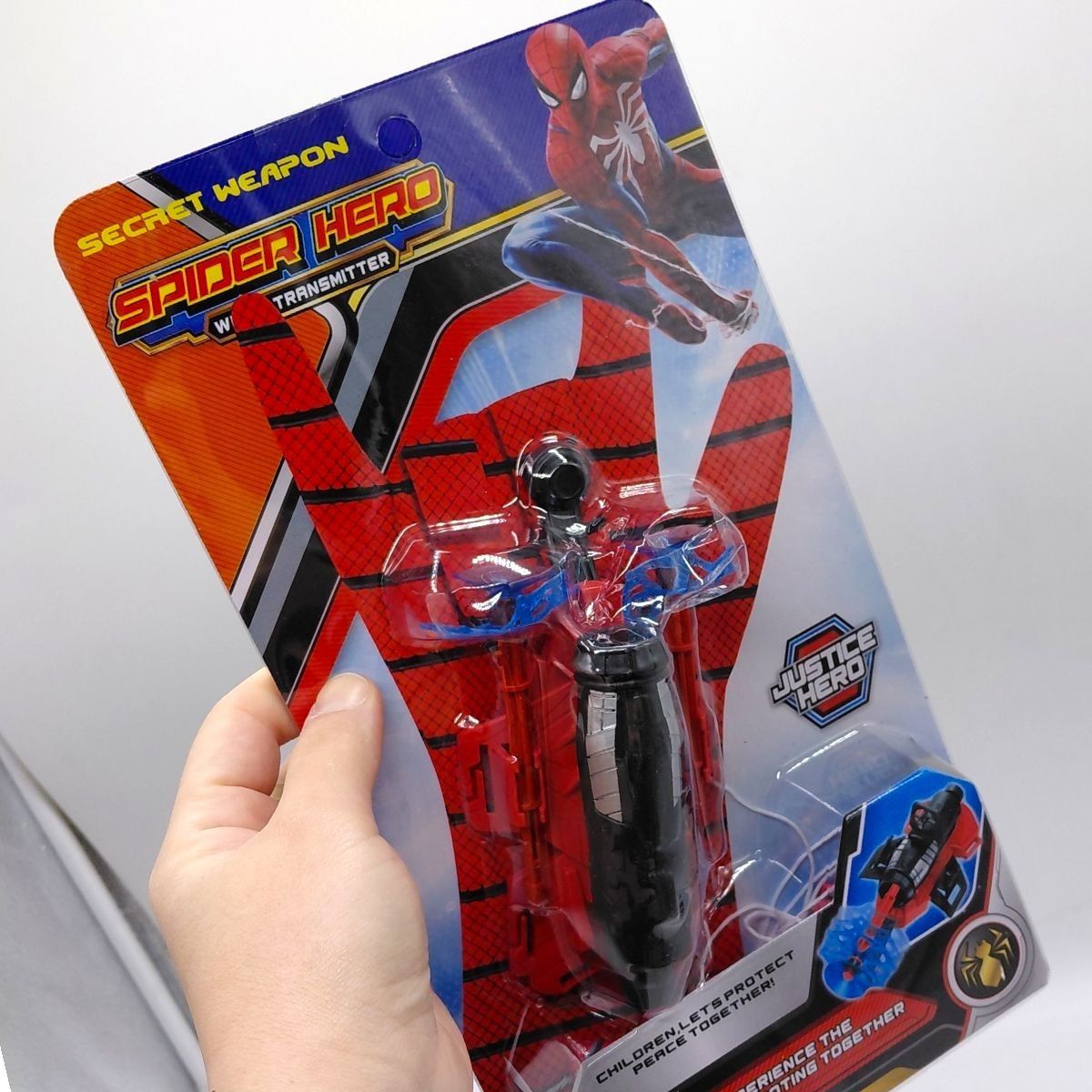 Набор героя, механический запускатель, 3 стрелы с присосками, перчатка, веревочка, на листе  фото 2