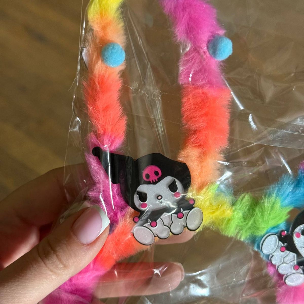 Уценка.  Светящийся обруч "Радуга" 25 см - Отломано ушко у фігурки  фото 2