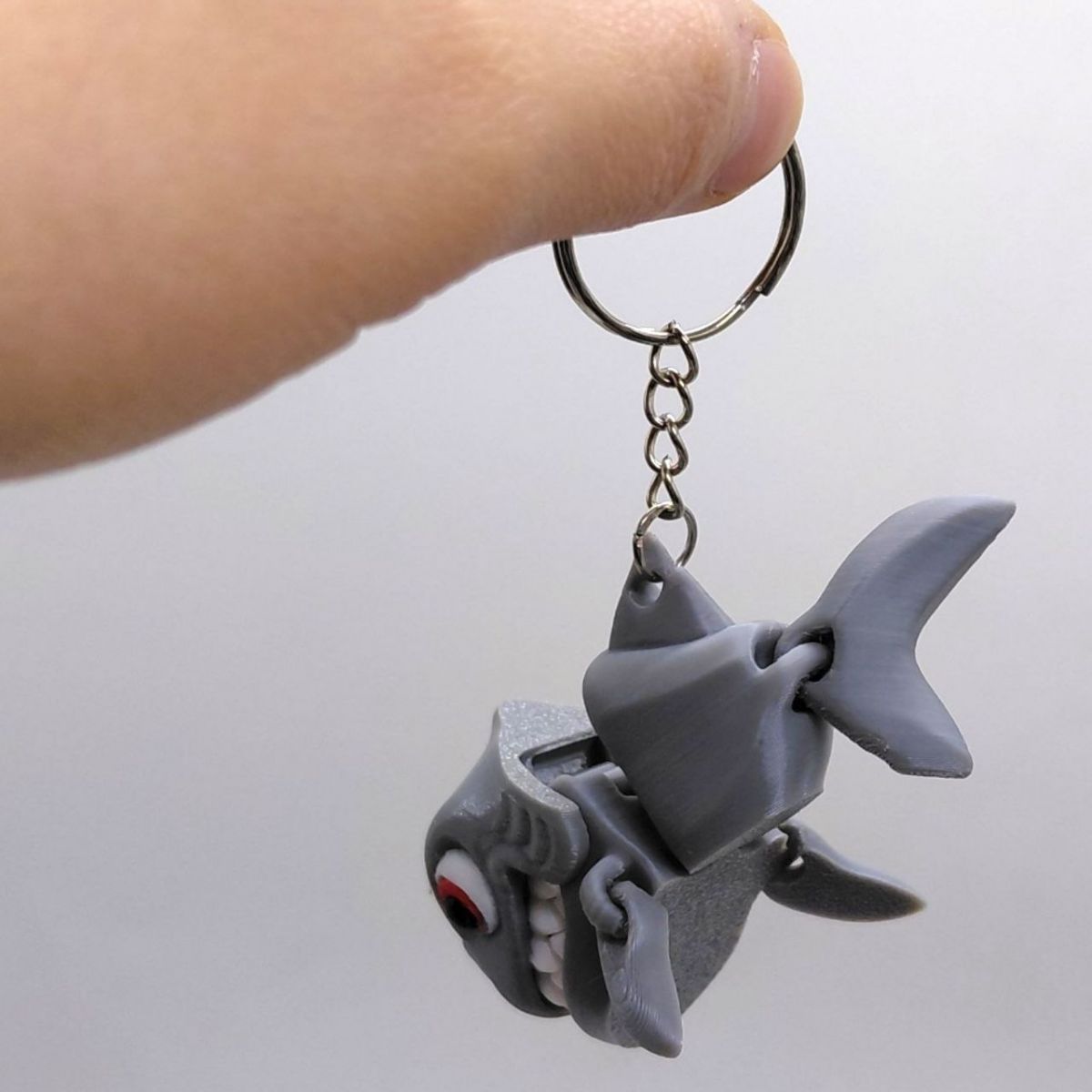 Брелок (3d печать) "АКУЛА-КУСАЧКА", 7. 5 см  фото 2