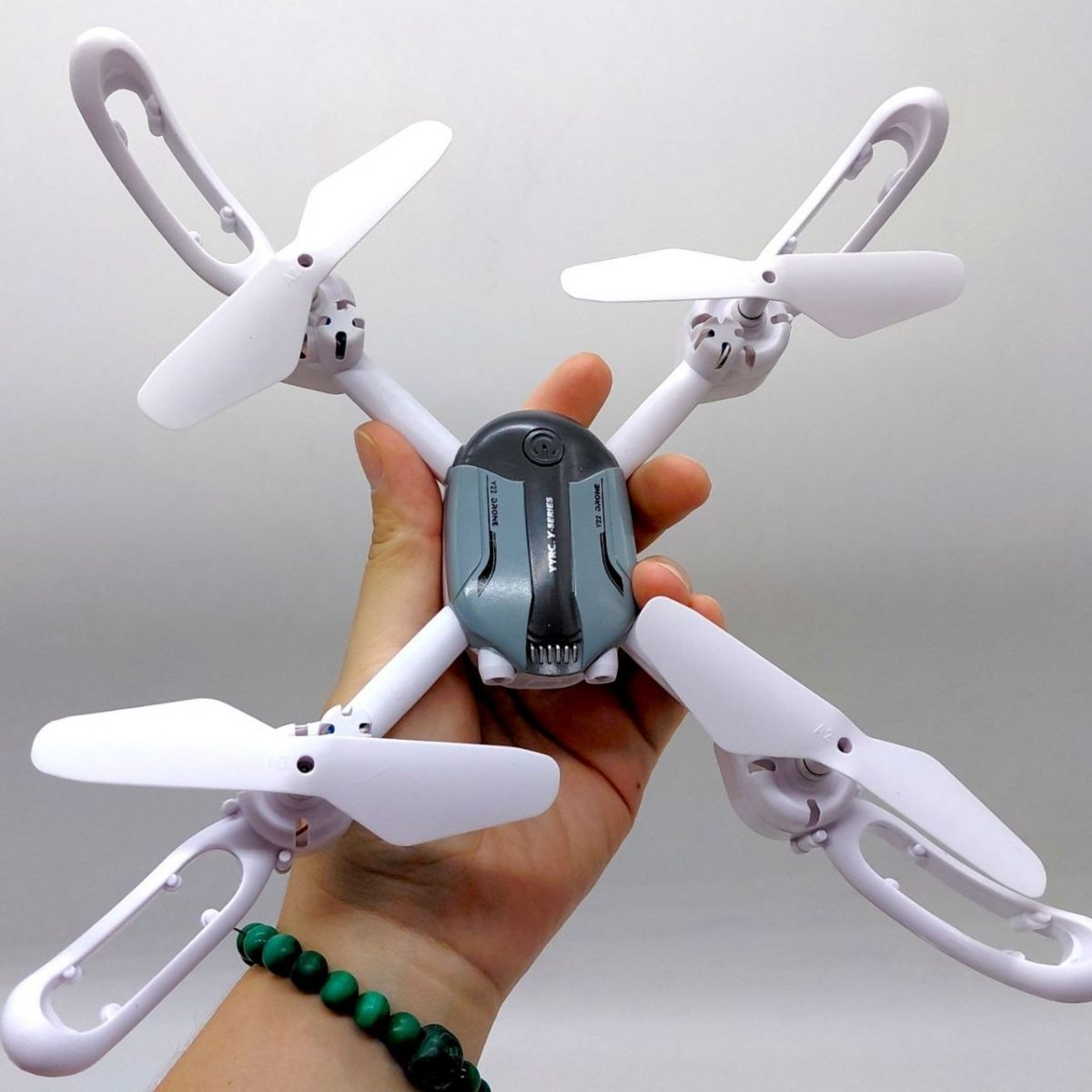 Квадрокоптер Y 22(18) съемный аккумулятор 3. 7V, пульт 2. 4 GHz, USB-кабель, headless mode, подсветка, режимы подсветки, в коробке  фото 2