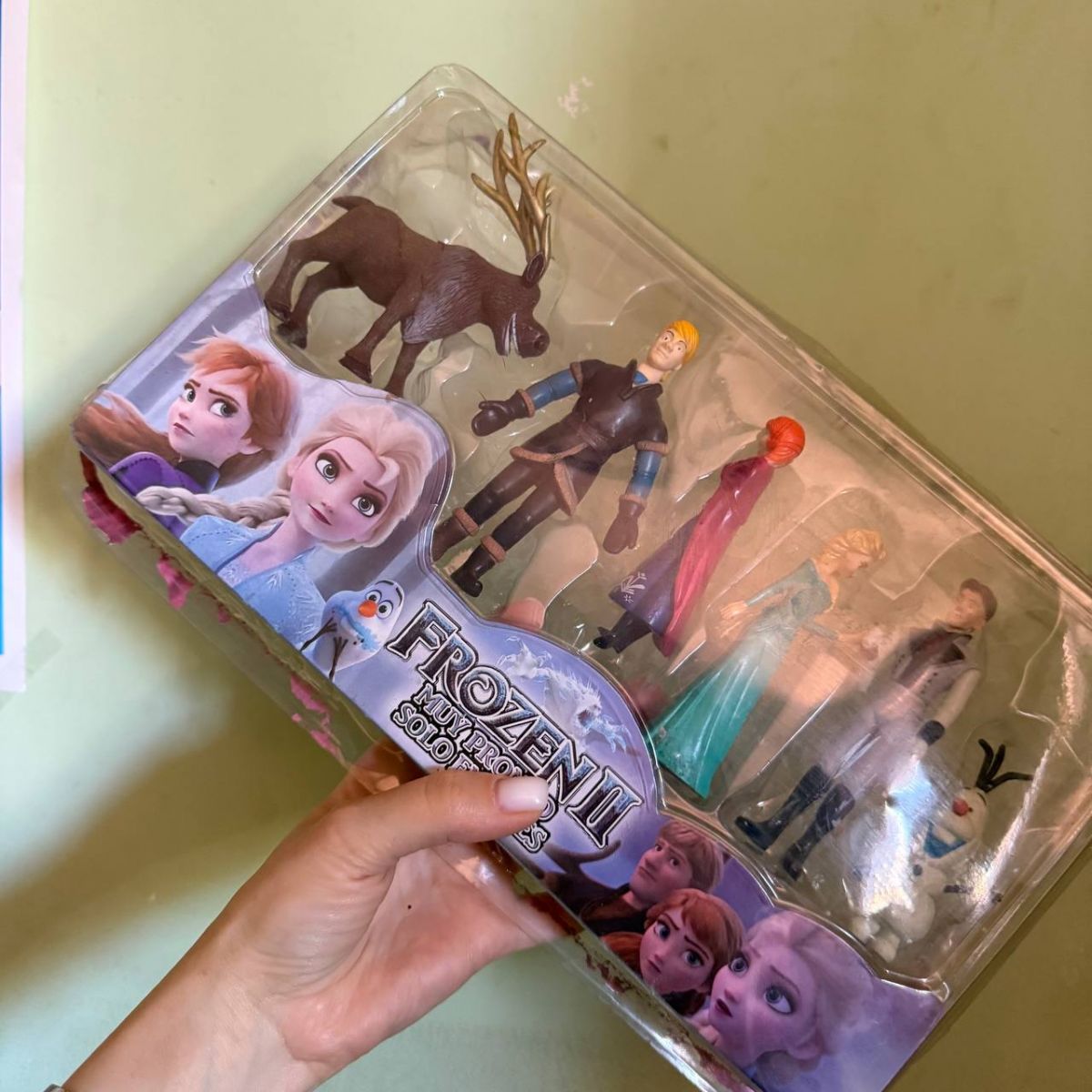 Уцінка.  Фігурки-персонажі "Frozen"  - відірваний картон від блістера упаковки  фото 2