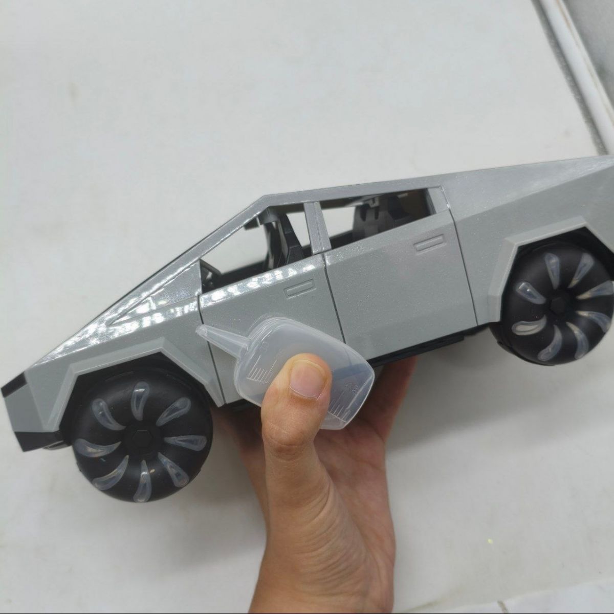 Машинка ZR 230 (72/2) звуки, мелодії, підсвічування, парогенерація, колесо вільного ходу, на батарейках, автоматично відкриваються дверцята, 2 режими роботи, в коробці  фото 2