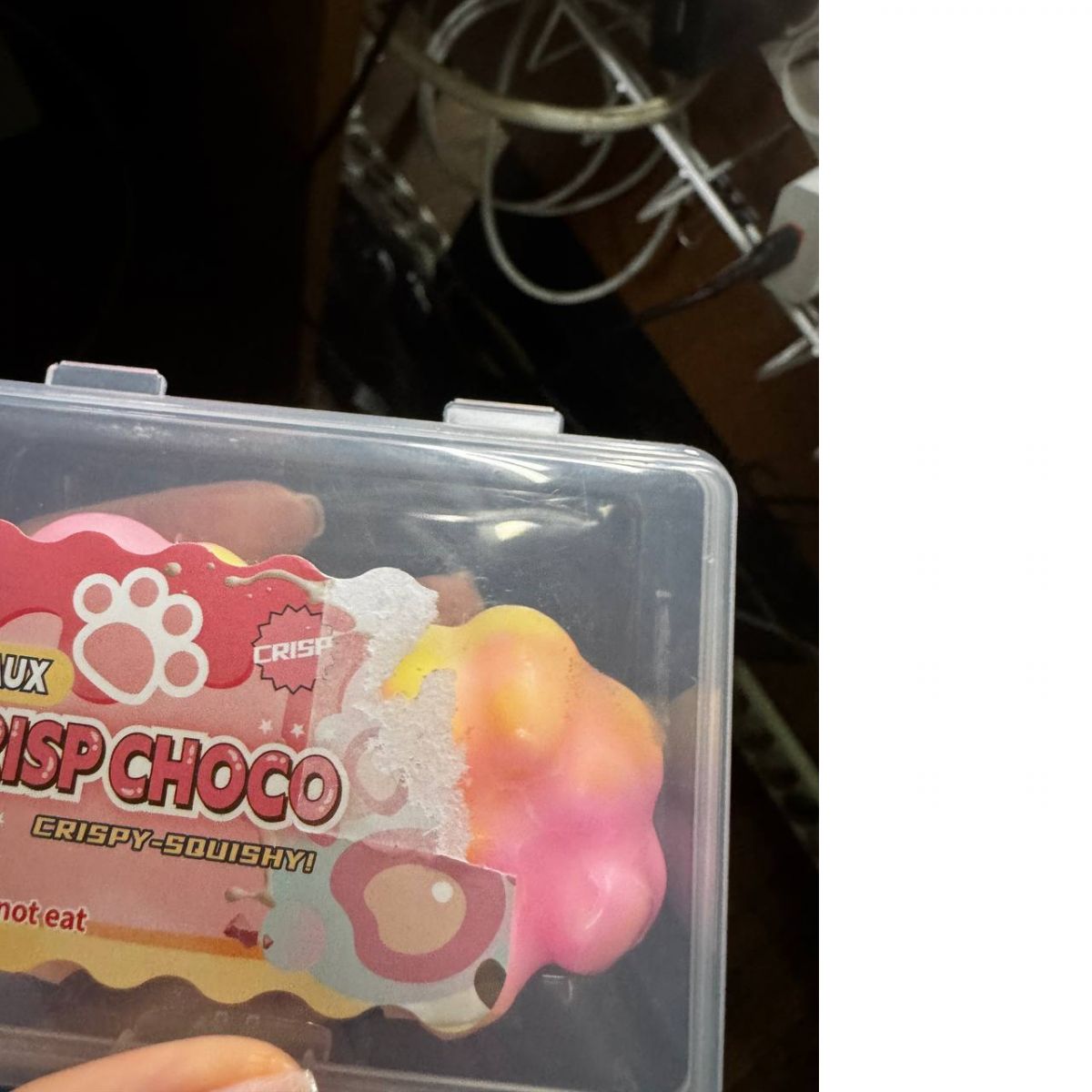 Уценка.  Игрушка-антистресс (сквиш) "Crisp Choco squishy: Лапка" Не товарный вид и трещины на оболочке  фото 2