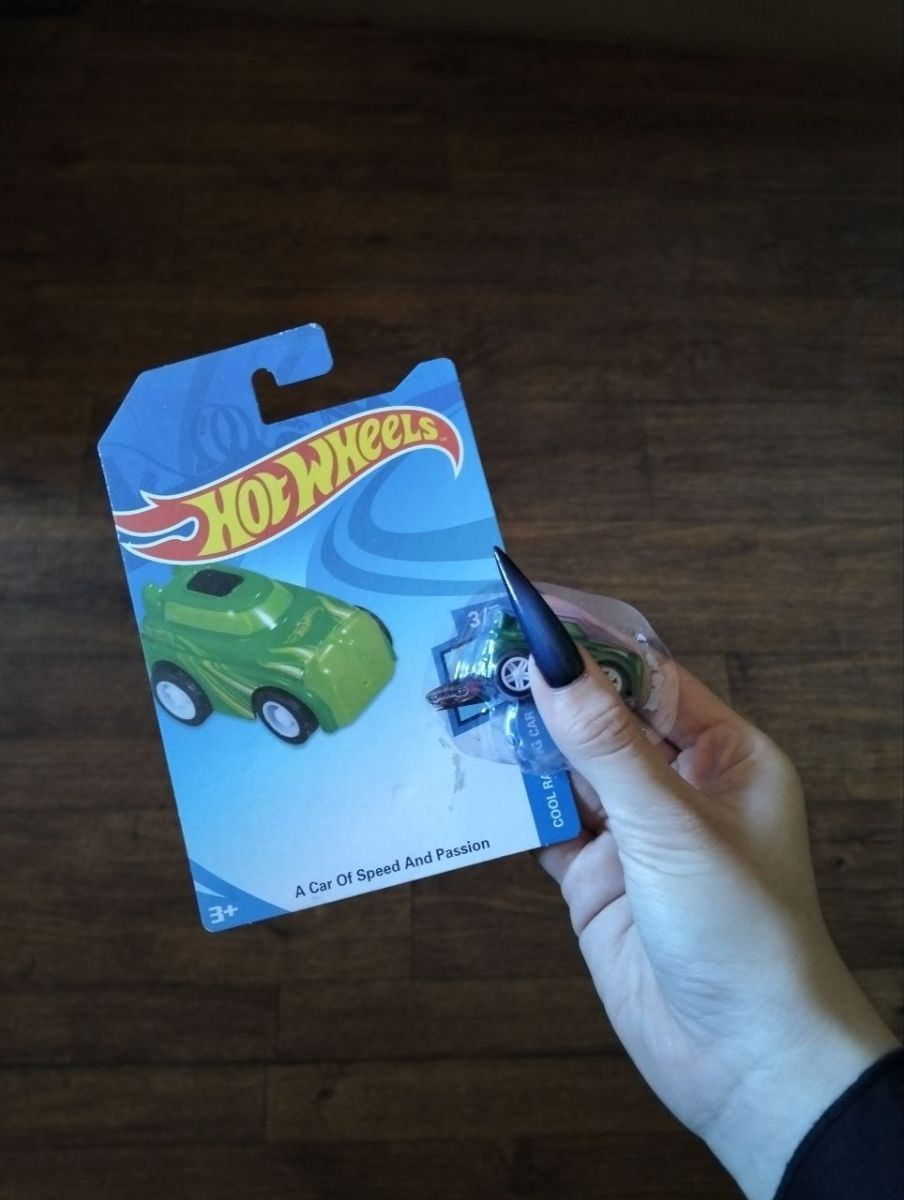 Уцінка.  Машинка "Hot Wheel" ВИДАЄТЬСЯ ТІЛЬКИ МІКС ВИДІВ - Розклеївся блістер  фото 2