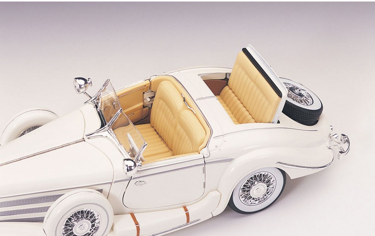 Автомодель в масштабі 1:18 Mercedes-Benz 500 K Typ Specialroadster (1936) Macharadga білий  фото 2