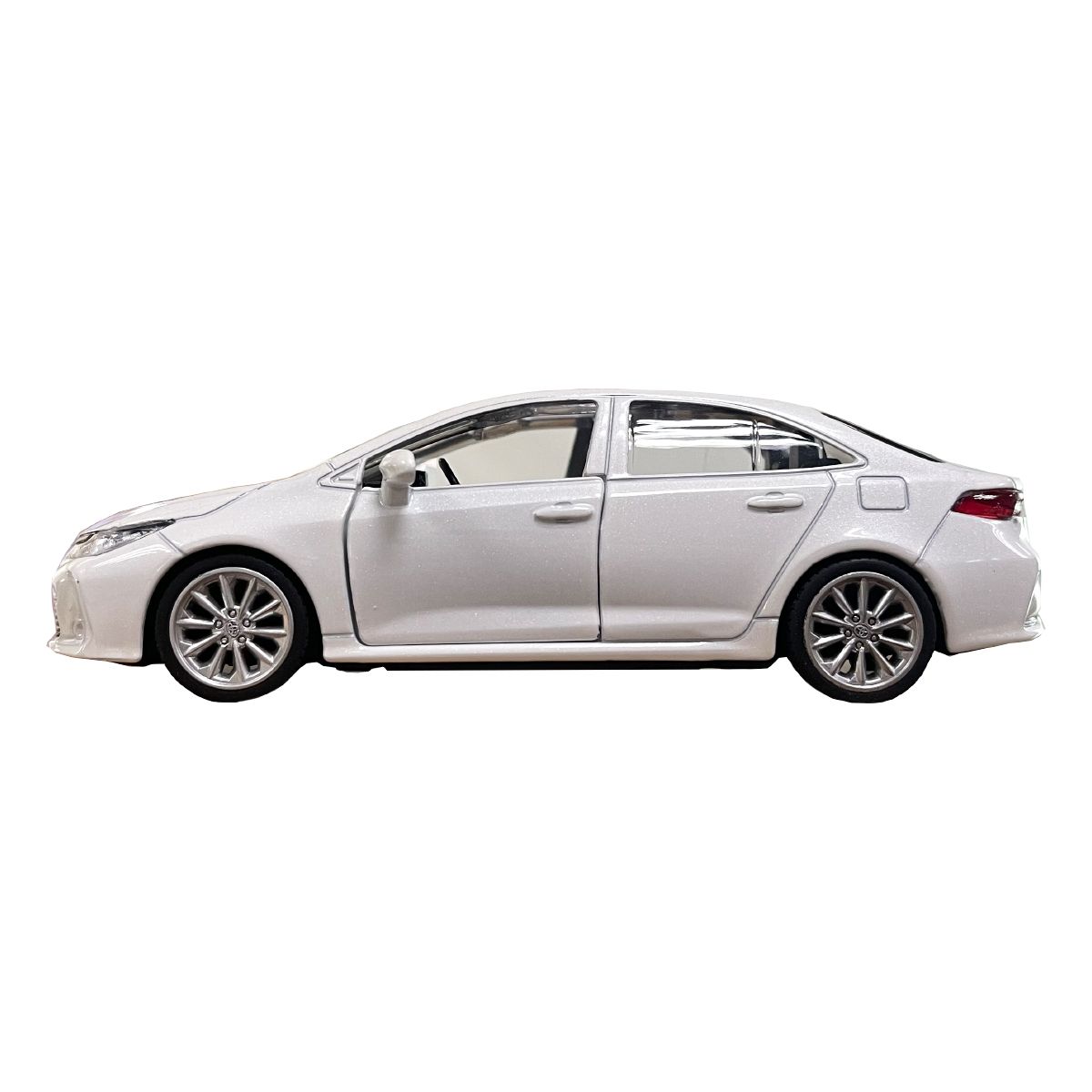 Автомодель – Toyota Corolla Hybrid (белый)  фото 2