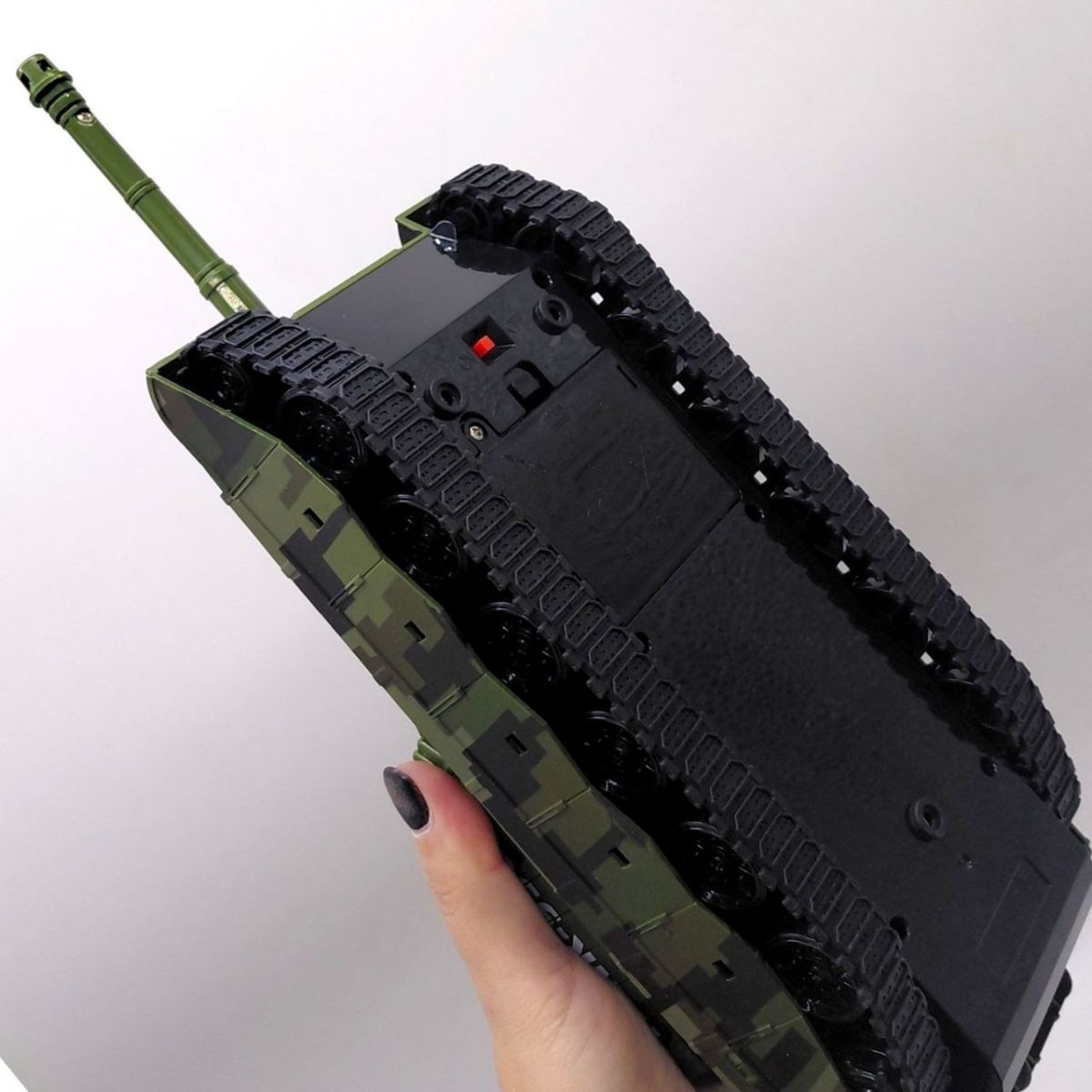Танк на радіокеруванні, акумулятор, в коробці р. 43,2*15,8*19,4см  фото 2