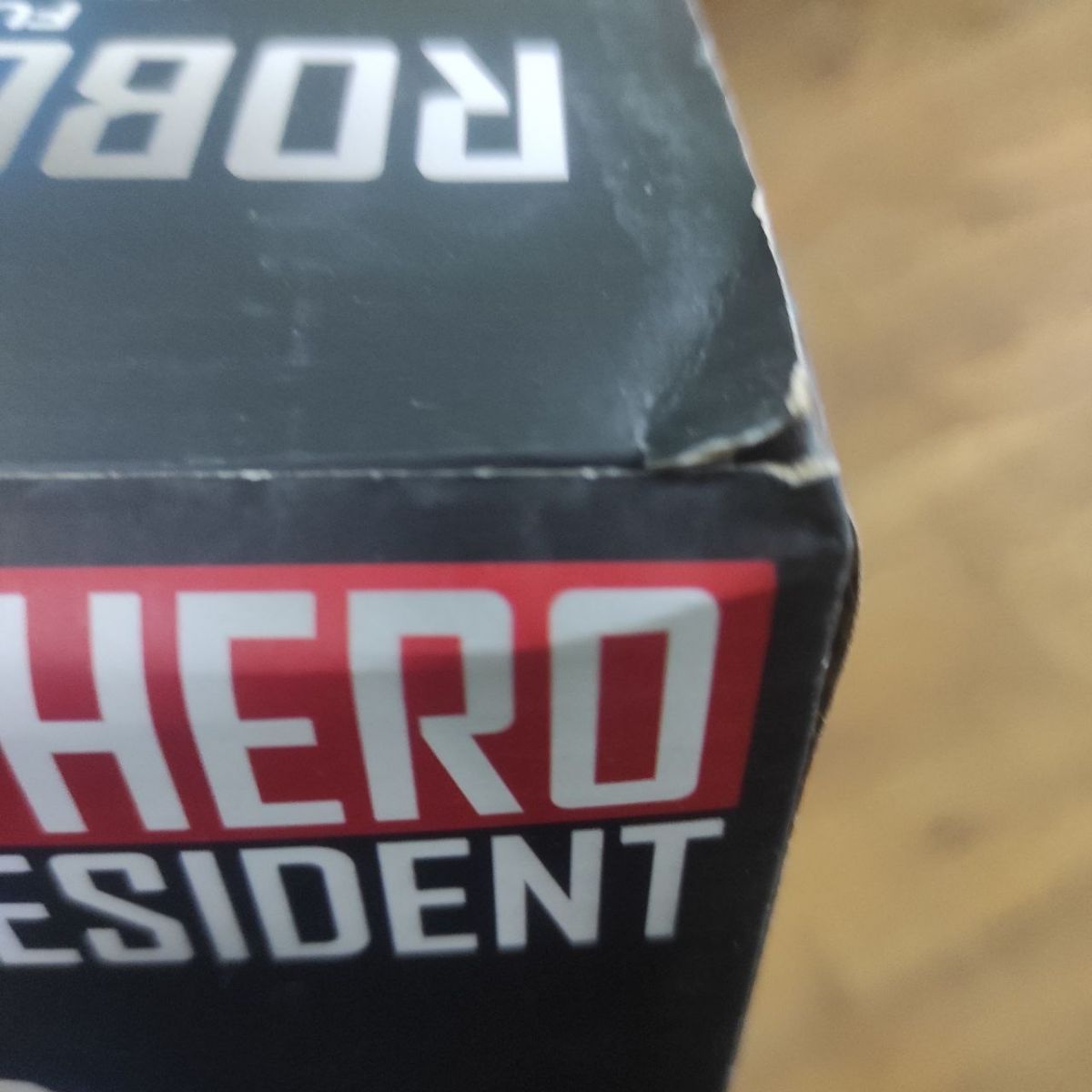 Уценка.  Робот с проектором "Hero President"  пошкоджена упаковка
