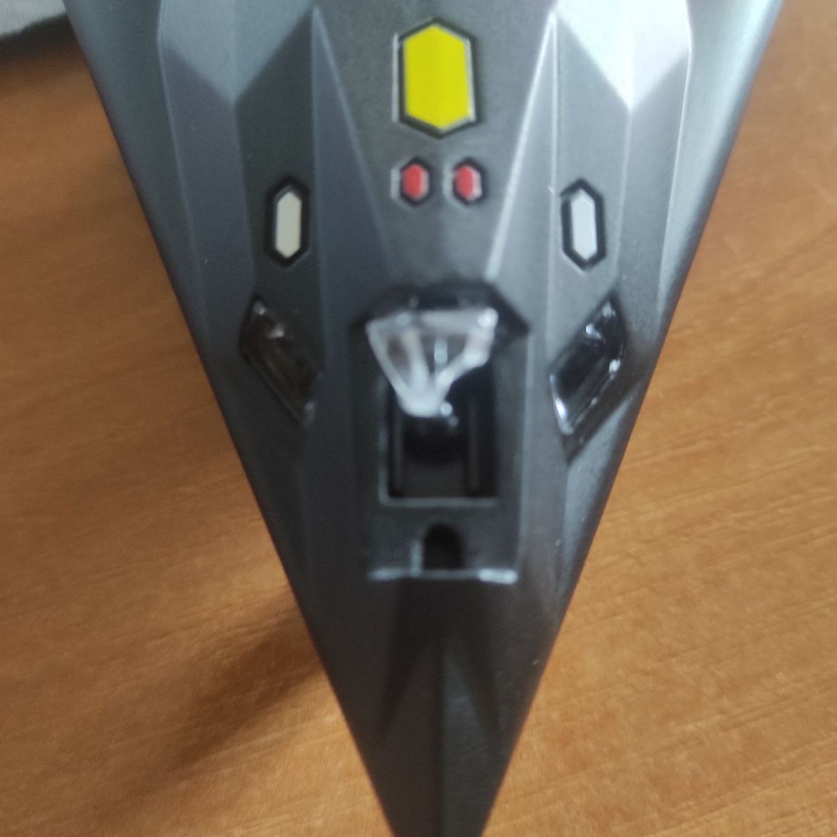 Уцінка.  Літак інерційний (металопластик), озвучений, зі світлом (14,5 см) Пошкоджена іграшка  фото 1 Уцінка.  Літак інерційний (металопластик), озвучений, зі світлом (14,5 см) Пошкоджена іграшка  фото 1