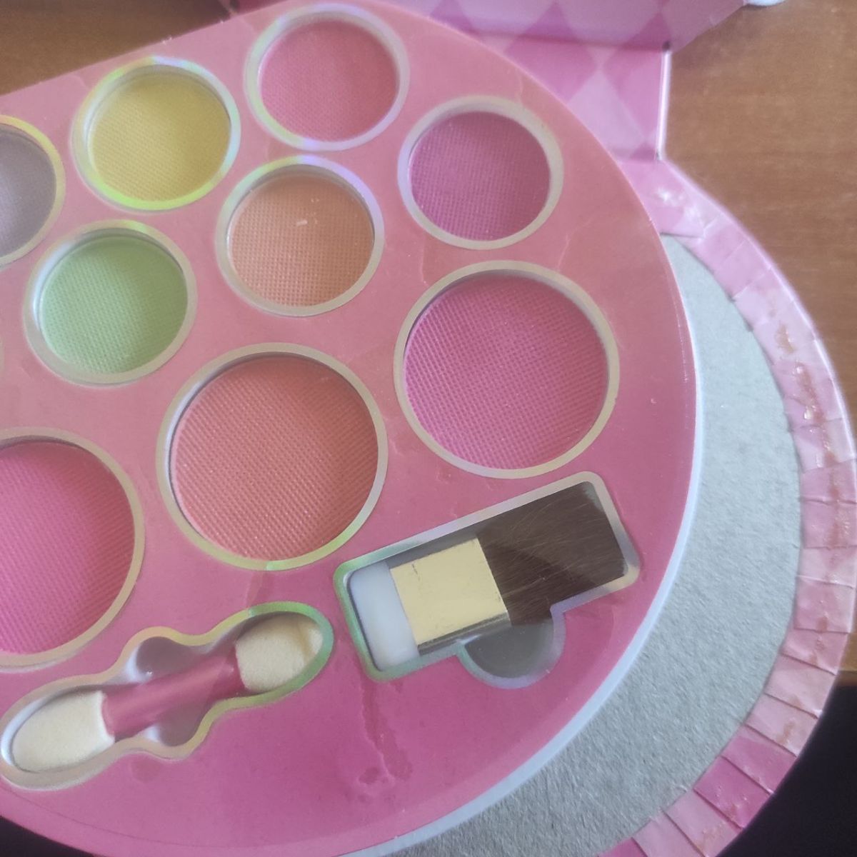 Уценка.  Косметика румяна, тени, аппликаторы, в пакете Отклеена упаковка  фото 1