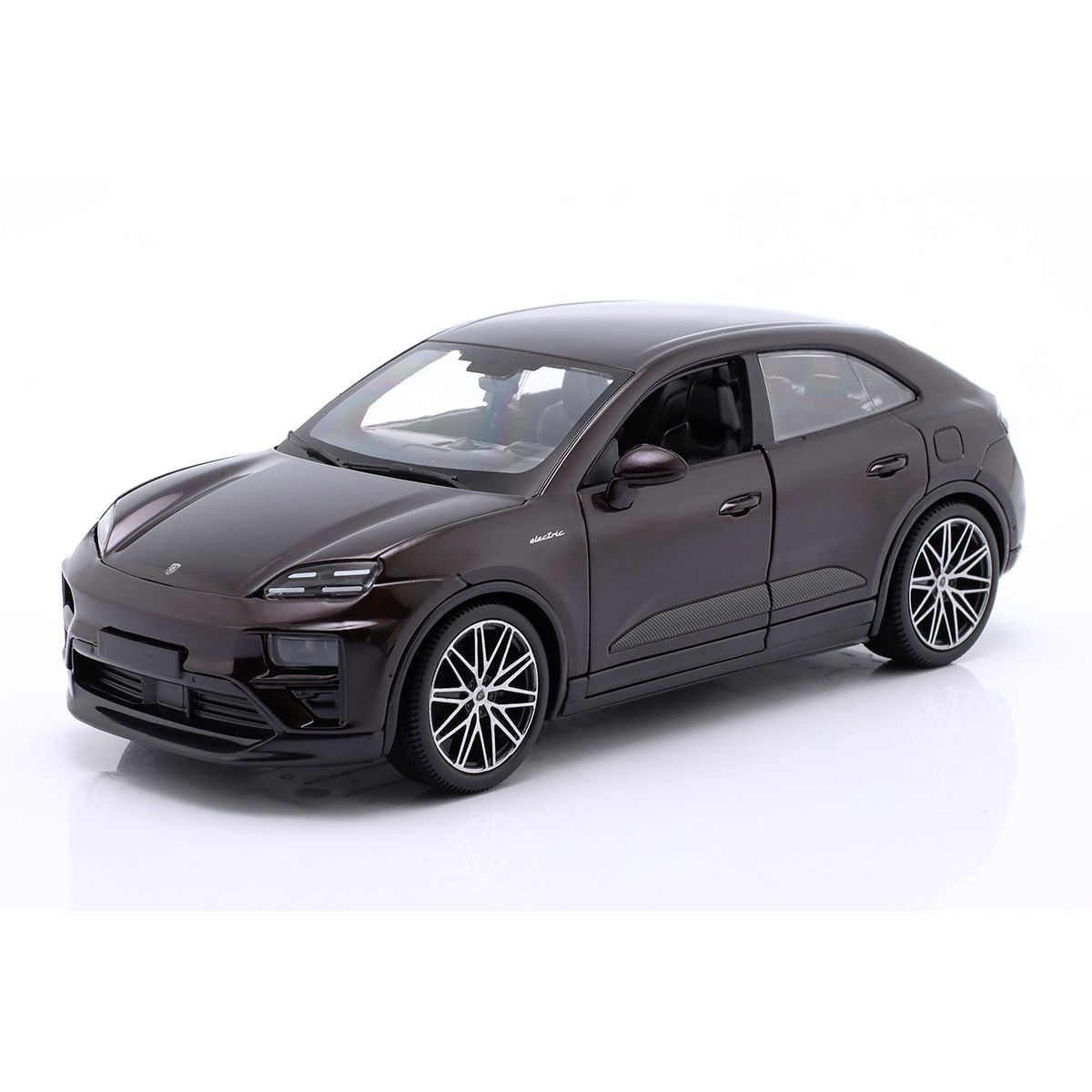 Автомодель - Porsche Macan 4 Electric (черный, 1:24)  фото 1