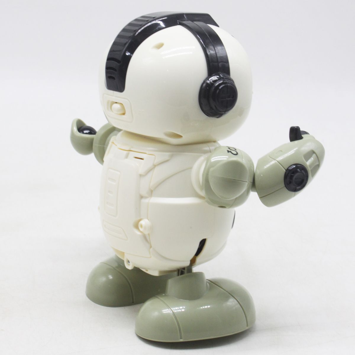 Робот "Dance Robot" Робот "Dance Robot"
