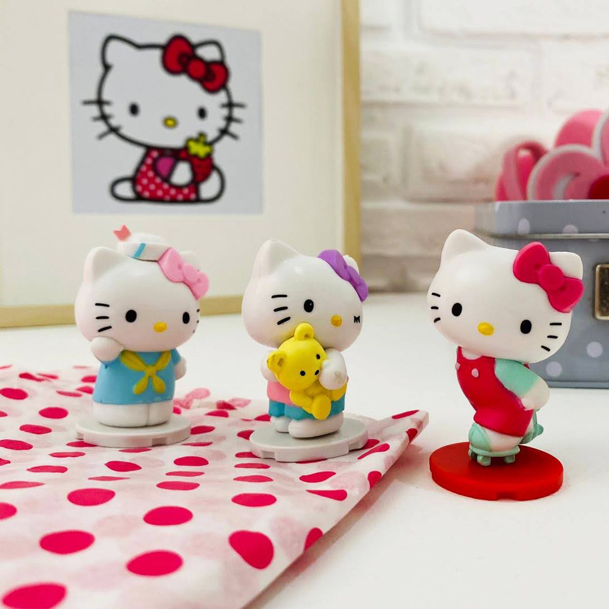 Игрушка-сюрприз "Hello Kitty: Красотки"