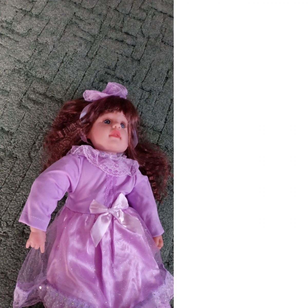 Уцінка.  Лялька музична "Панночка", в фіолетовому (укр) деформоване тіло та обличча