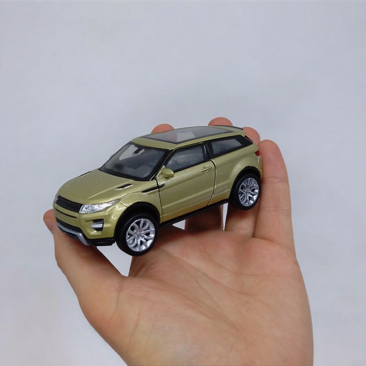 Машинка металева - LAND ROVER RANGE ROVER EVOQUE (зеленый)