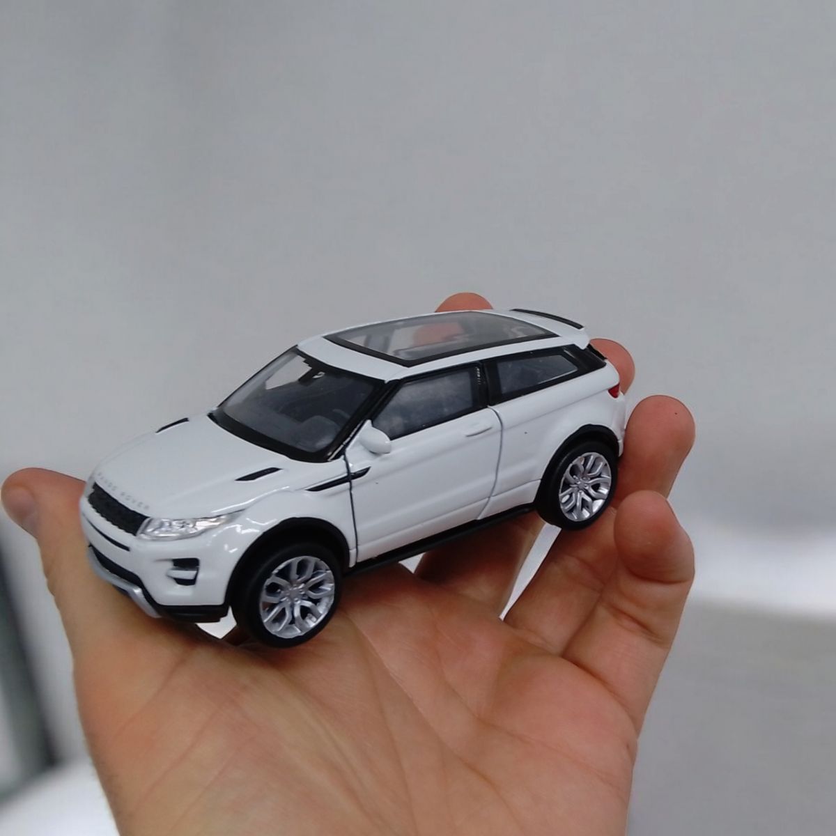 Машинка металева - LAND ROVER RANGE ROVER EVOQUE (біла)