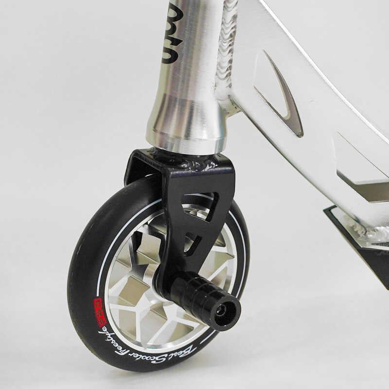 Самокат трюковий "Best Scooter" (HIC-система, ПЕГИ, алюмінієвий диск та дека, колеса PU, d=120 мм, ширина керма 58 см) фото 3 Самокат трюковий "Best Scooter" (HIC-система, ПЕГИ, алюмінієвий диск та дека, колеса PU, d=120 мм, ширина керма 58 см) фото 3