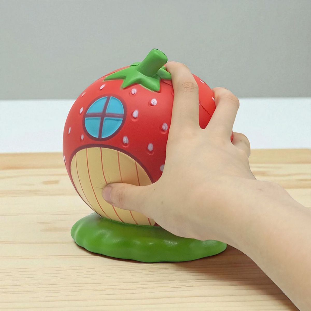 Іграшка-антистрес з ароматом Squishy Полуничний будиночок-ЧЕРВОНИЙ  фото 3