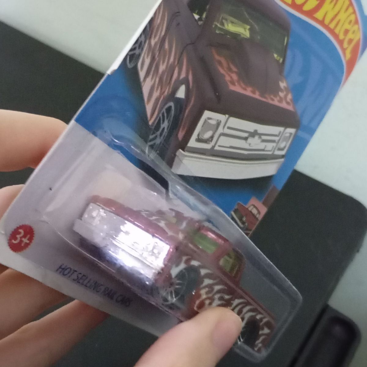 Уценка.  Машинка "Hot Wheel" (длина 7. 5 см, металлопластиковая, на листе) МИКС ВИДОВ - Лопнут блистер упаковки  фото 3