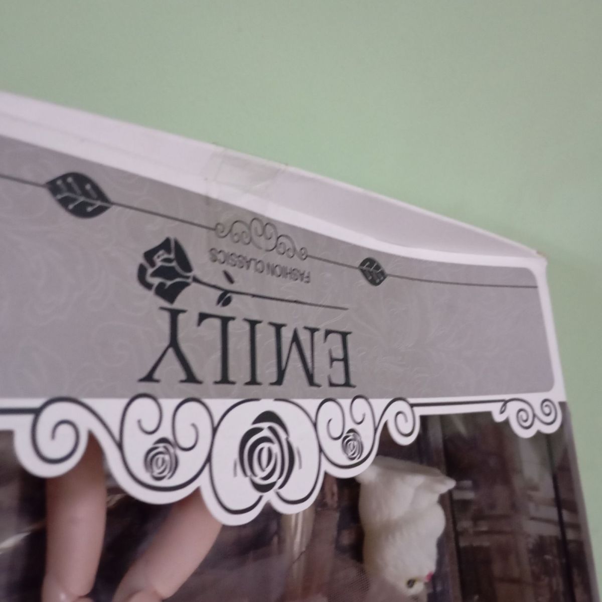 Уцінка.  Лялька "Emily Fashion Classics"    - Пошкоджена коробка  фото 3